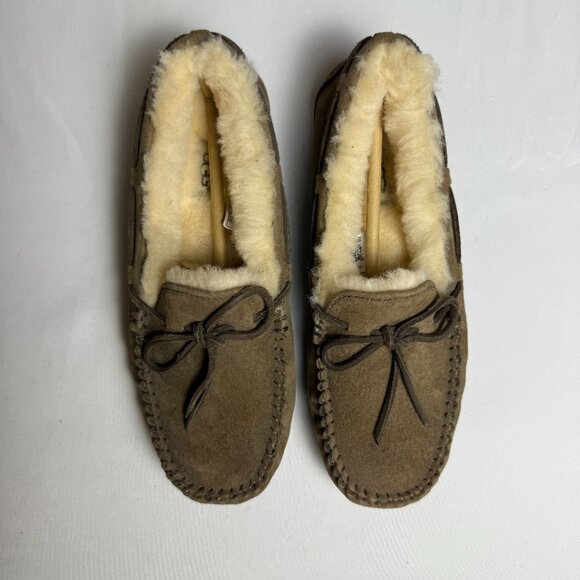 UGG | Size 8 | Dakota Slipper in Brown ($110) - Picture 2 of 5